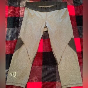 Womans size large Adidas capri leggings